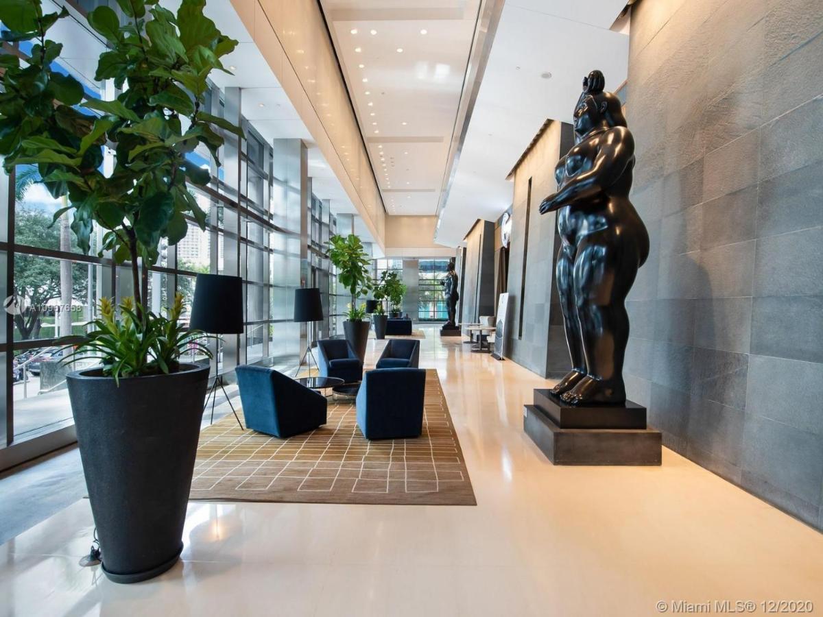 Four Seasons Hotel Miami - Luxury Private Residences Luaran gambar