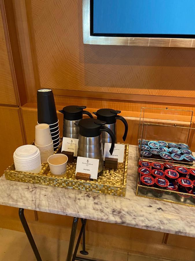 Four Seasons Hotel Miami - Luxury Private Residences Luaran gambar