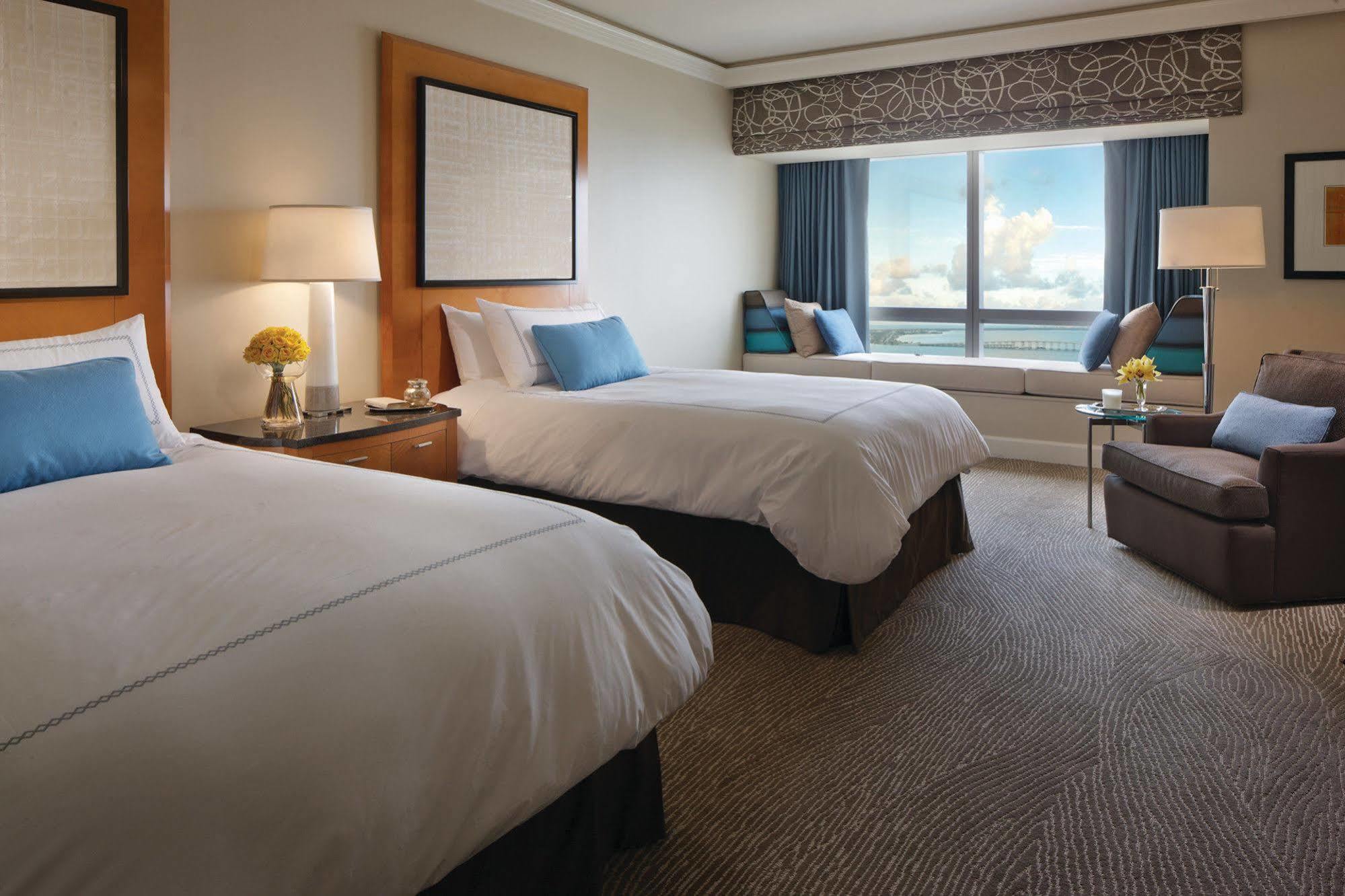 Four Seasons Hotel Miami - Luxury Private Residences Luaran gambar